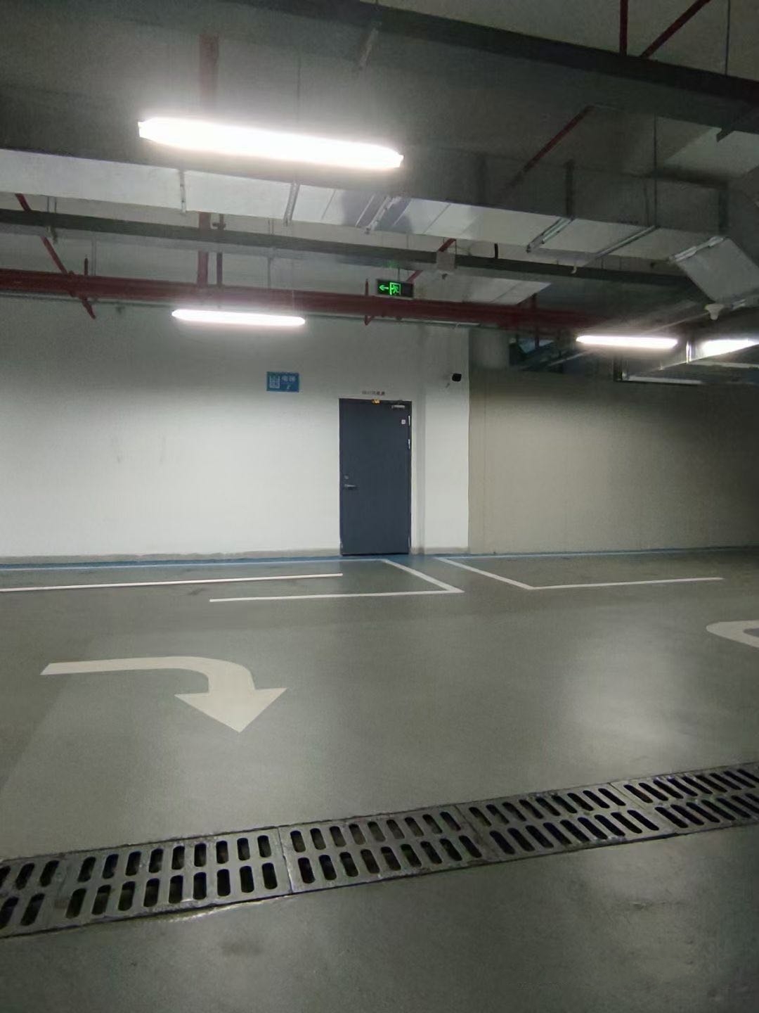 地下车库1.jpg